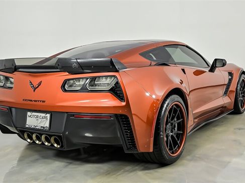 Used 2015 Chevrolet Corvette Z06 w/ 3LZ Preferred Equipment Group RWD image 9