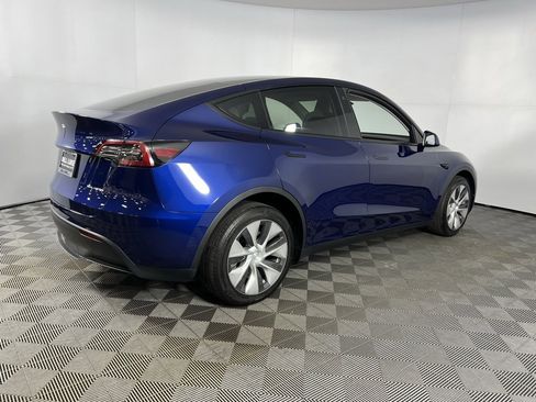 Used 2023 Tesla Model Y Long Range image 5