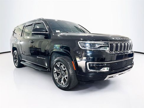 Used 2023 Jeep Wagoneer L Series III w/ Preferred Equipment Group AWD/4WD image 34