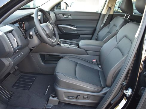 New 2026 Nissan Pathfinder SL image 20