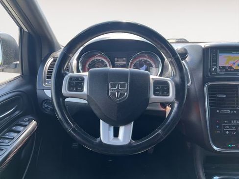 Used 2019 Dodge Grand Caravan GT FWD image 12