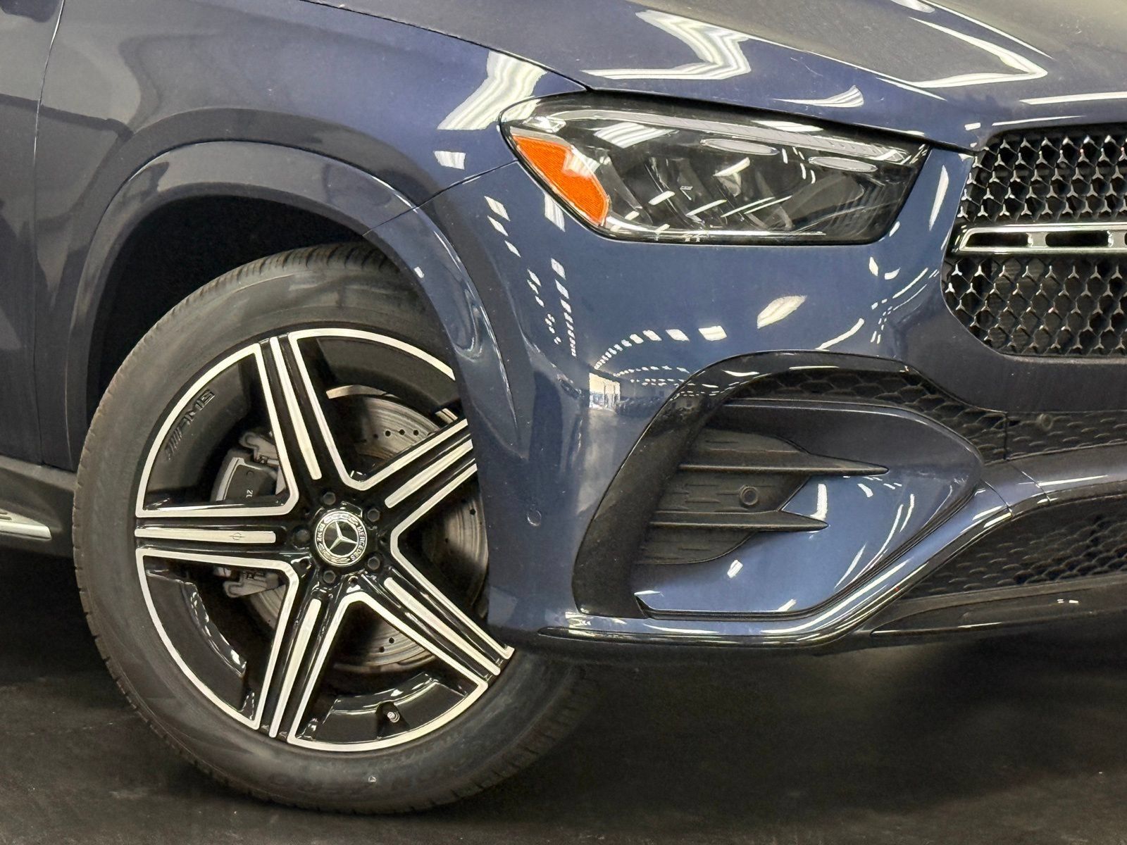Used 2025 Mercedes-Benz GLE 350 4MATIC image 4