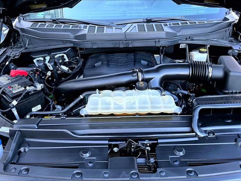 Certified 2022 Ford F150 XLT w/ Equipment Group 302A High image 31