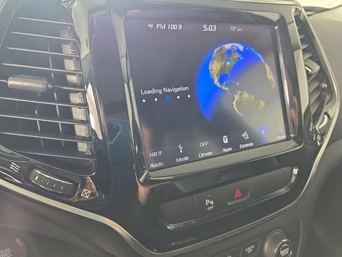 Used 2019 Jeep Cherokee Limited AWD/4WD image 16