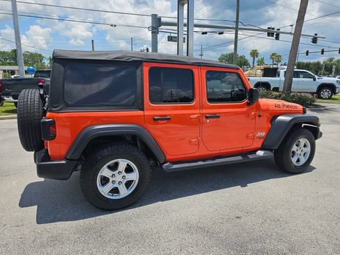 Used 2018 Jeep Wrangler Unlimited Sport S AWD/4WD image 10