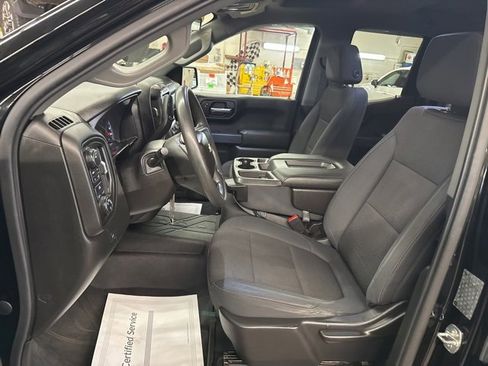 Used 2019 Chevrolet Silverado 1500 Custom w/ Custom Value Package image 11