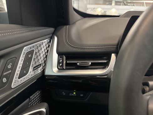 Used 2025 BMW X1 xDrive28i w/ Premium Package image 34