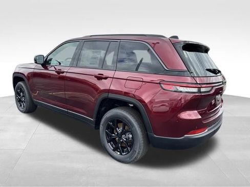 New 2026 Jeep Grand Cherokee Altitude image 5
