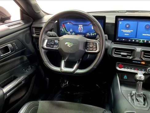 Used 2024 Ford Mustang Coupe image 5
