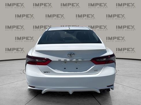 Used 2023 Toyota Camry SE FWD image 4