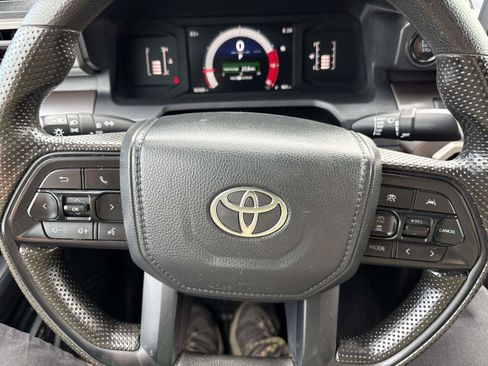 Used 2024 Toyota Tacoma SR5 AWD/4WD image 26