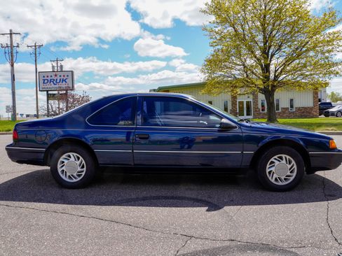 Used 1991 Ford Thunderbird RWD image 2