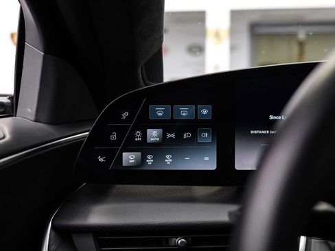 Used 2024 Lucid Air Touring AWD/4WD image 24