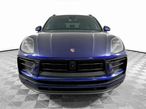 Used 2024 Porsche Macan image 2