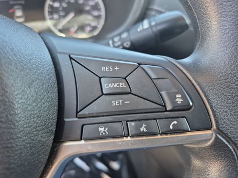 Used 2024 Nissan Sentra SV FWD image 27