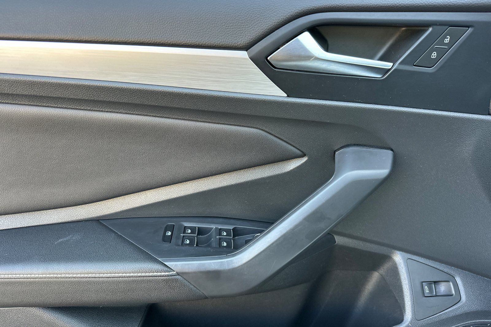 Used 2025 Volkswagen Jetta Sport FWD image 10