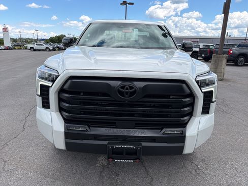 New 2026 Toyota Tundra Limited AWD/4WD image 3