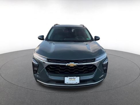 Used 2025 Chevrolet Trax LT image 4