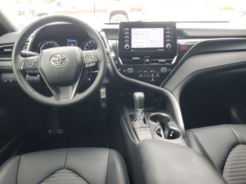 Used 2023 Toyota Camry SE image 10