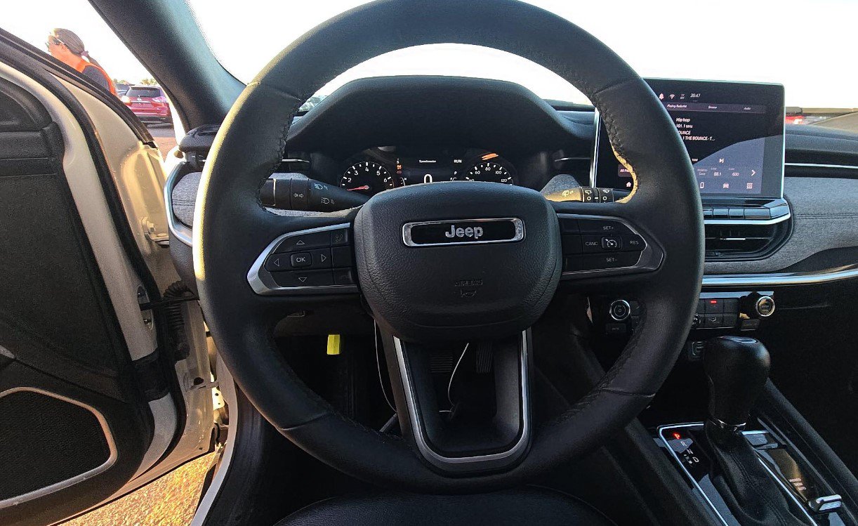 Used 2024 Jeep Compass Latitude AWD/4WD image 8