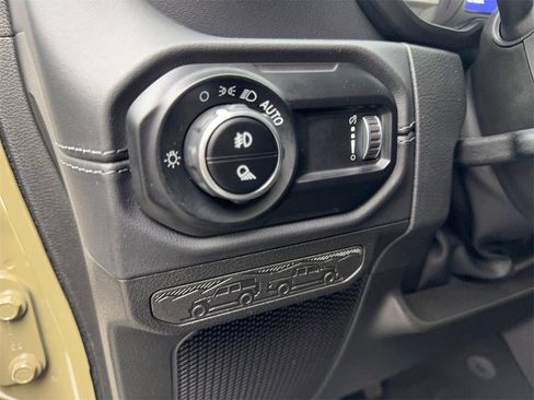 Used 2025 Jeep Gladiator Sport w/ Premium Package image 57