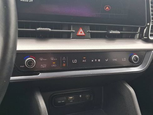 Used 2024 Kia Sportage SX AWD/4WD image 15