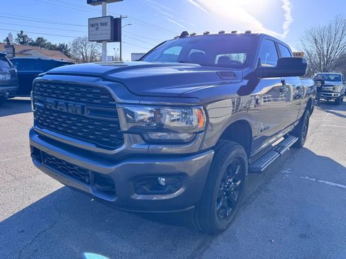 Used 2022 RAM 2500 Big Horn w/ Night Edition image 4