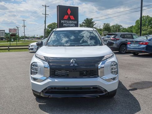 New 2026 Mitsubishi Outlander LE AWD/4WD image 7