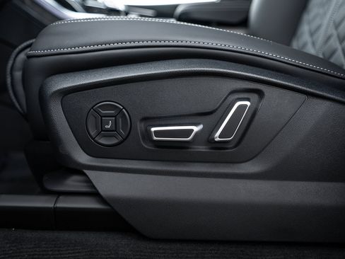 New 2026 Audi SQ7 Prestige image 15