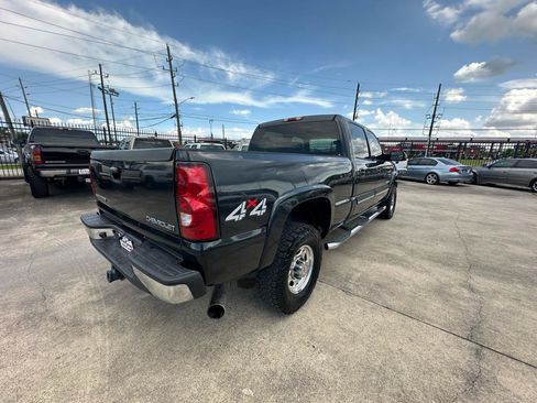 Used 2004 Chevrolet Silverado 2500 LT w/ Skid Plate Package AWD/4WD image 5