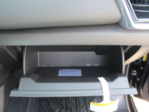 New 2025 GMC Canyon Elevation w/ Convenience Package image 48