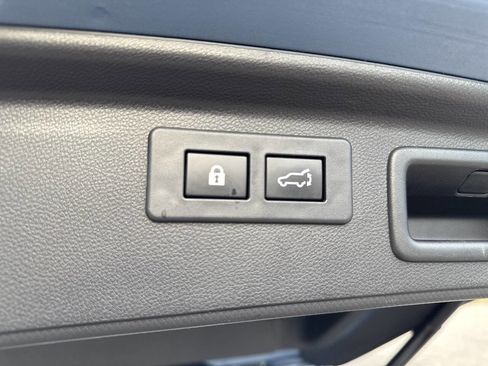 Used 2023 Subaru Forester Premium image 22