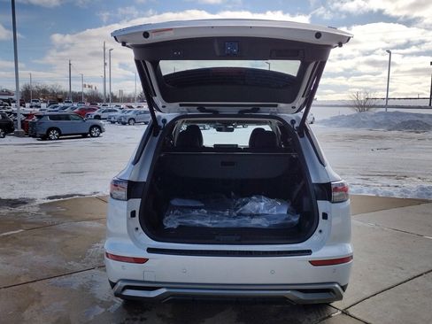 New 2026 Mitsubishi Outlander SE image 15