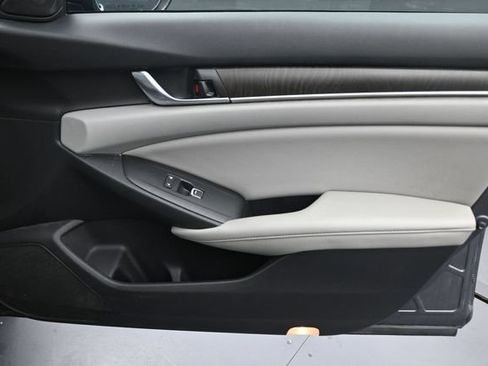 Used 2019 Honda Accord Touring image 21