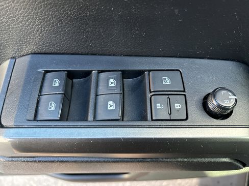 Used 2022 Toyota Tacoma TRD Sport image 16