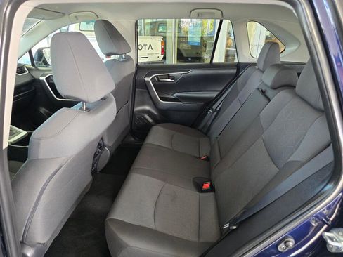 Used 2025 Toyota RAV4 XLE image 37