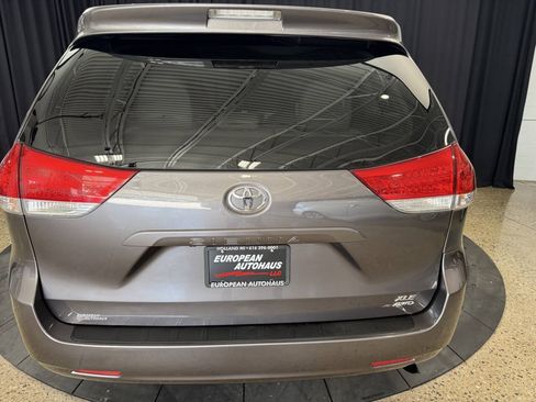 Used 2014 Toyota Sienna XLE AWD/4WD image 14