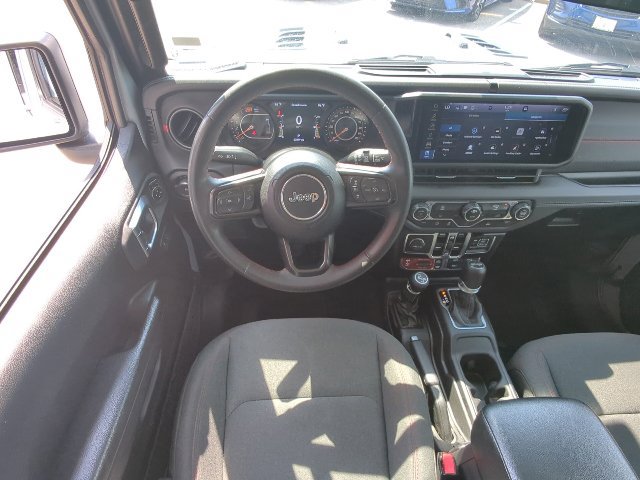 Used 2024 Jeep Wrangler Unlimited Rubicon AWD/4WD image 7