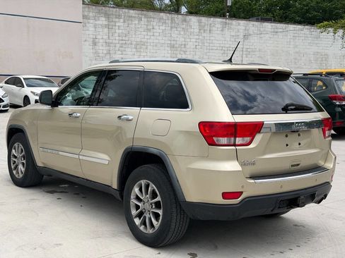 Used 2012 Jeep Grand Cherokee Limited w/ Trailer Tow Group AWD/4WD image 6