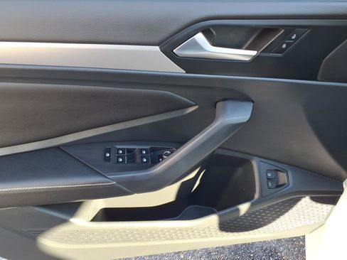 Certified 2022 Volkswagen Jetta Sport image 13