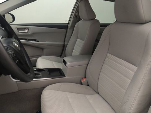 Used 2016 Toyota Camry LE image 17
