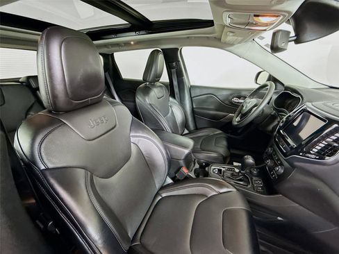 Used 2022 Jeep Cherokee Limited w/ Mopar Interior Package image 27