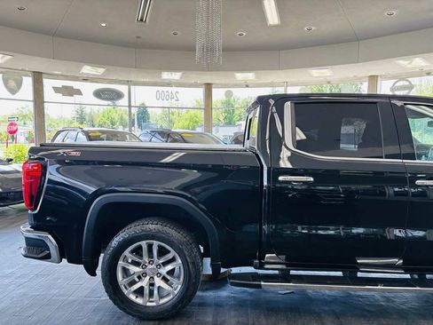 Used 2022 GMC Sierra 1500 SLT w/ SLT Premium Plus Package AWD/4WD image 6