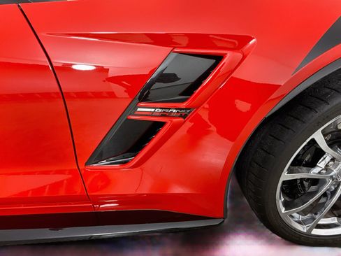 Used 2017 Chevrolet Corvette Grand Sport w/ Grand Sport Heritage Package RWD image 30