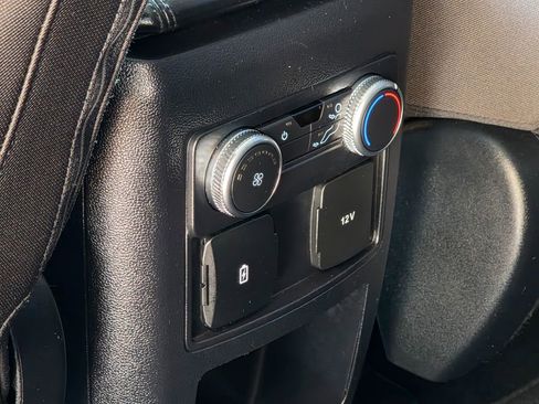 Used 2021 Ford Explorer XLT RWD image 29