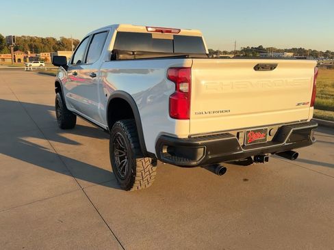 Used 2023 Chevrolet Silverado 1500 ZR2 image 7
