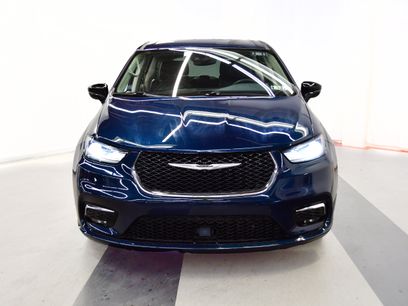 Used 2024 Chrysler Pacifica Limited
