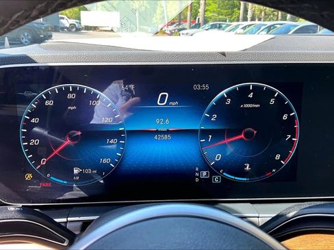 Used 2020 Mercedes-Benz GLE 350 4MATIC w/ Premium Package image 26