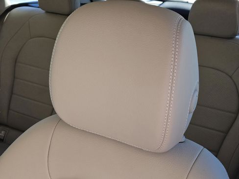 Certified 2022 Mercedes-Benz GLC 300 image 28