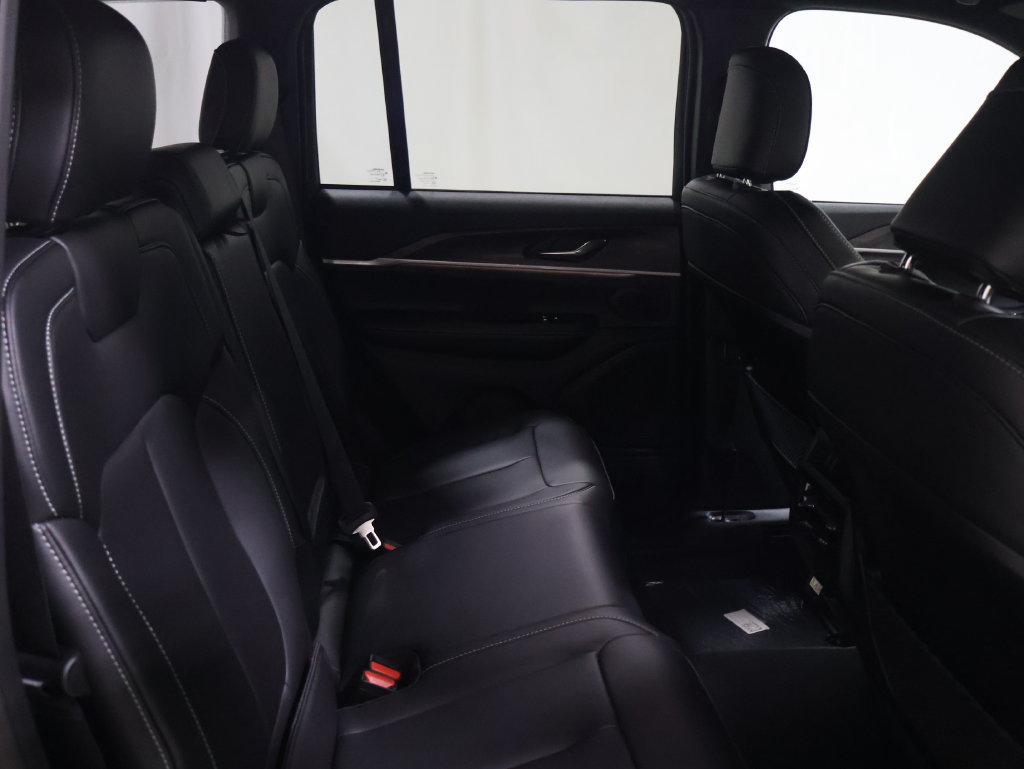 New 2027 Jeep Grand Cherokee Limited AWD/4WD image 14